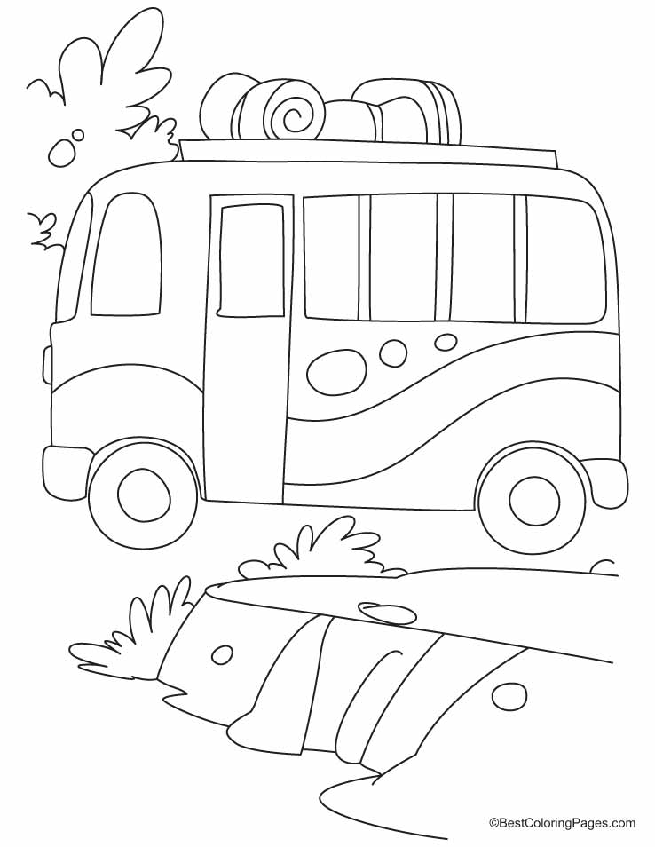 Bus is on the move with baggages of travellers coloring pages