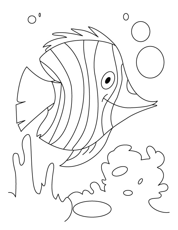 Fish flutter in water coloring pages